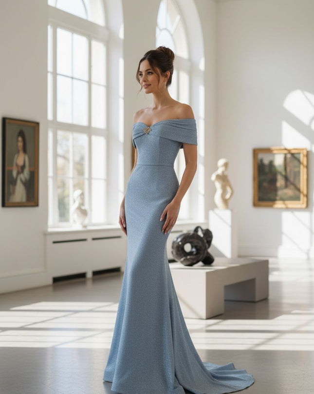 Elegant Mermaid dress with gold accent decor piece