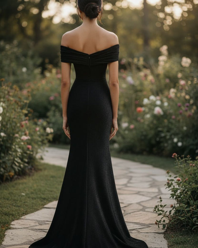 Elegant Mermaid Off-Shoulder Fitted Gown